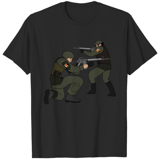 Soldiers in battle T-shirt